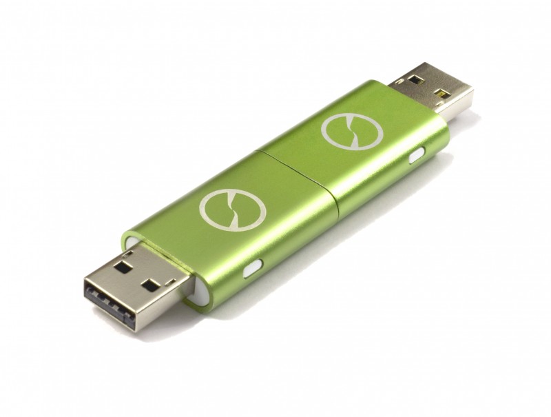 iTwin USB Storage / Remote Access Key (closeup)