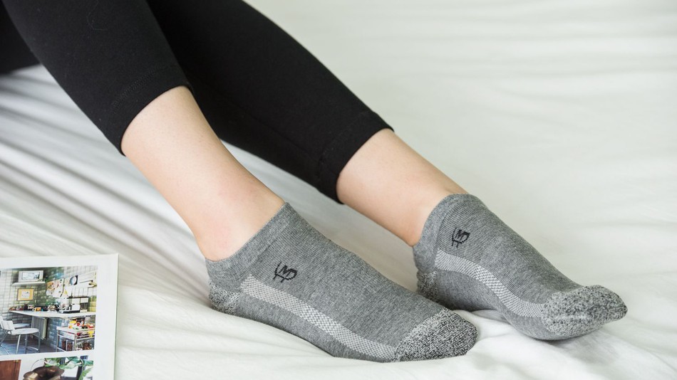 Are These “Magic” Socks the Best Odorless Socks for Travelers?