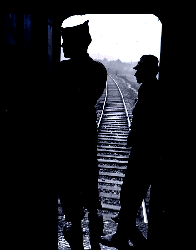 Riding a Koren Train (1945)